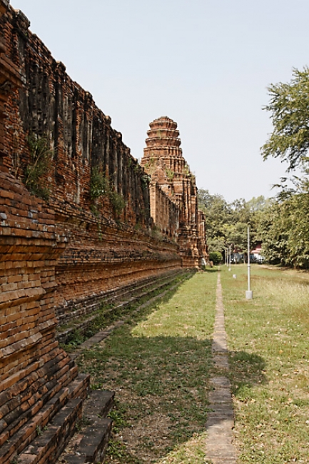 Prasat Nakhon Luang-009